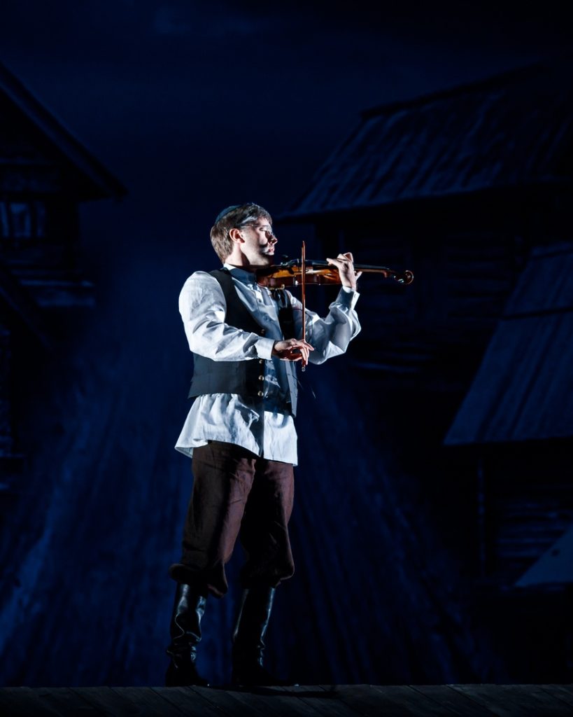 Премьера легендарного бродвейского мюзикла «Скрипач на крыше» в «Балтийском Доме».
