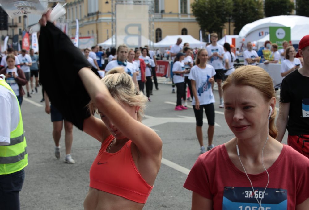Восемь тысяч петербуржцев присоединились к участию во Всероссийском «ЗаБеге»
